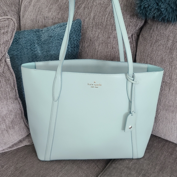 kate spade Handbags - Kate Spade 💙 Blue Tote EUC